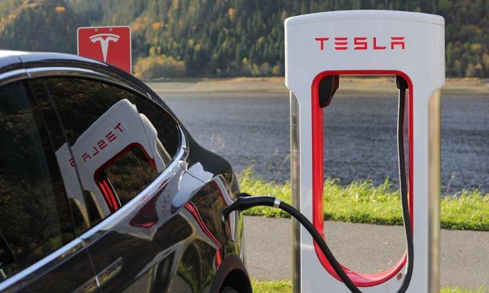 Tesla Stock Not A Buy Despite 42% Revenue Growth - Economydiary